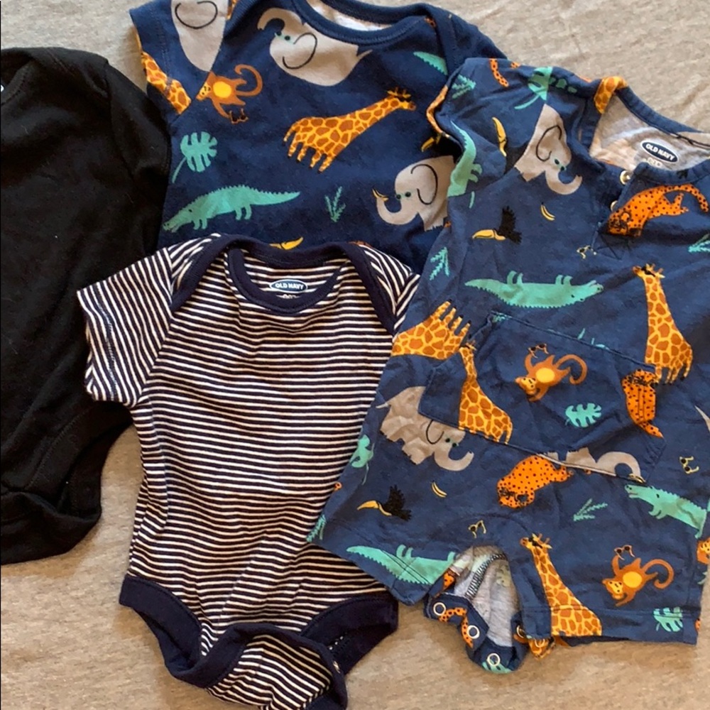 Old Navy Short Sleeve Bundle, 0-3 Months